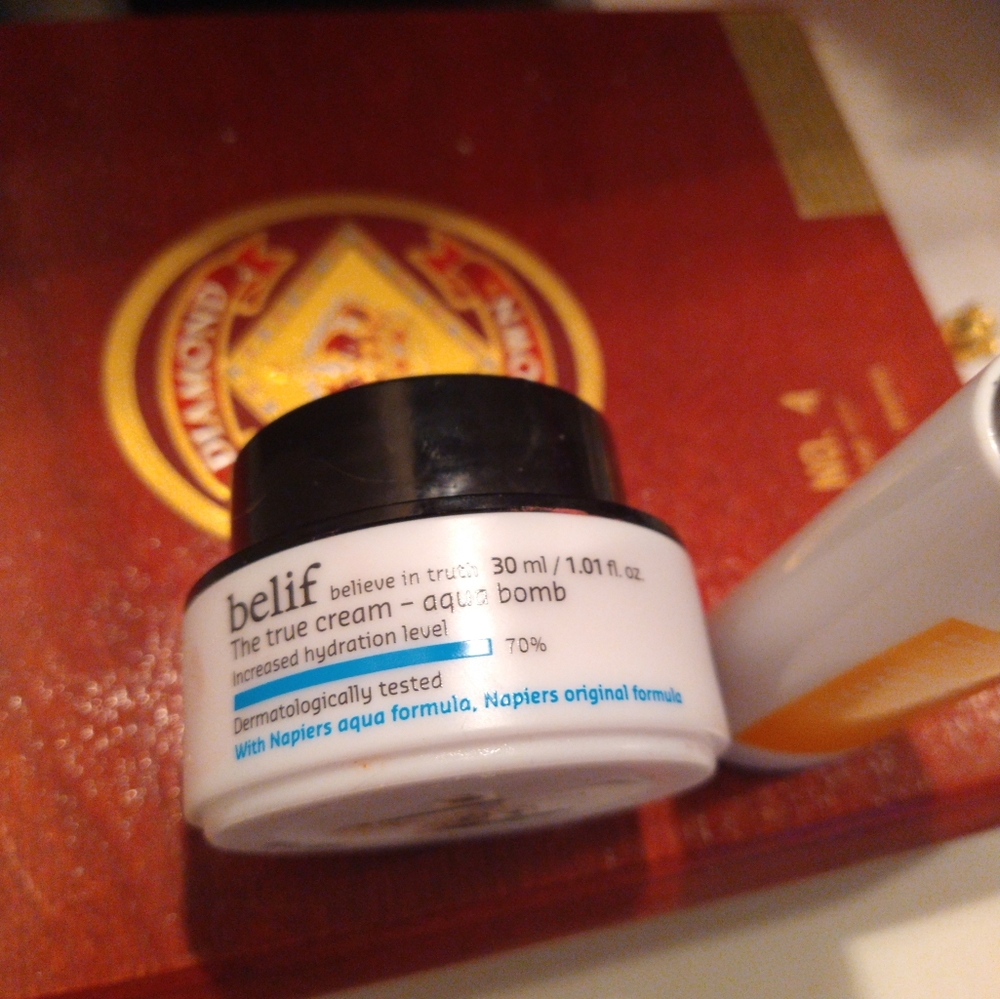 Belief the true cream aqua bomb increased hydration level Murad Environmental